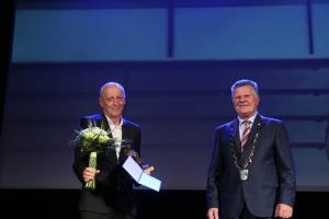 SLAVNOSTNA SEJA IN PODELITEV OBČINSKIH PRIZNANJ 29 a DUŠAN JERNEJČIČ FOTO LJUBO VUKELIČ